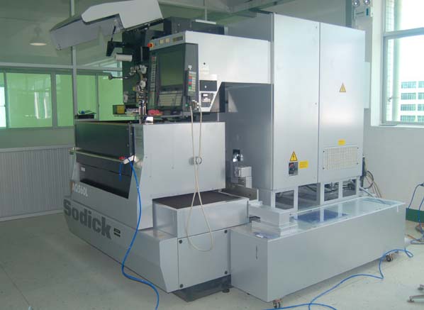 width=600